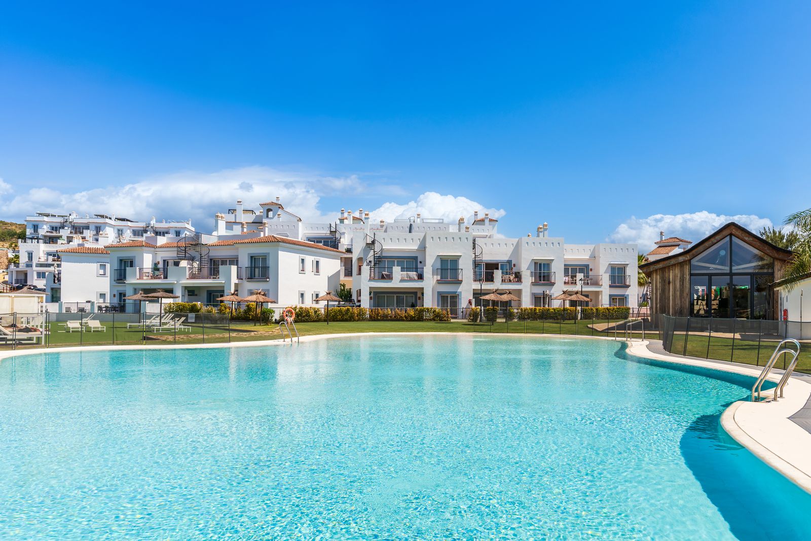 Nowe osiedle z basenem na Costa del Sol